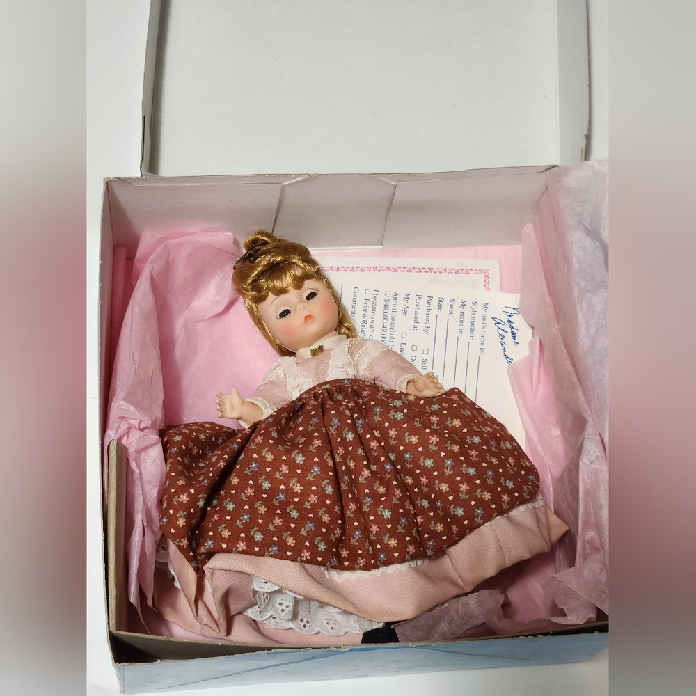 🌌 Madame Alexander "Meg" 8" Vintage Doll 7